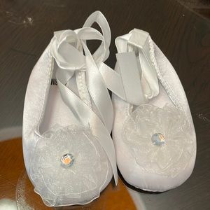 New White infant baptism shoes 12-18